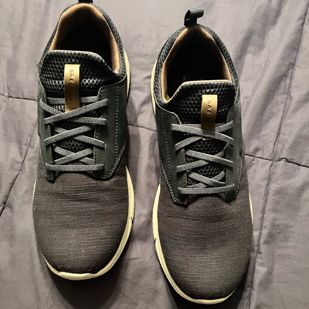 Sketchers slide on sneakers